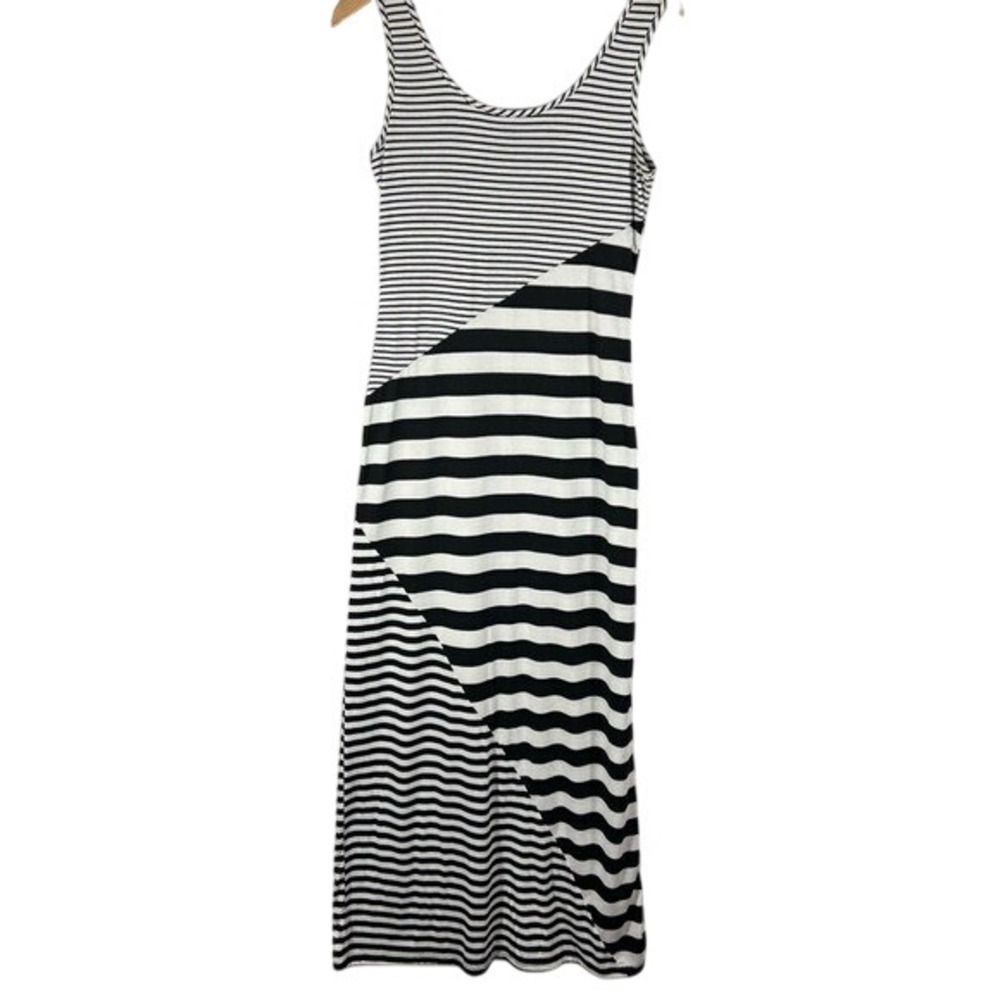 AQUA Black & White Geometric Striped Pattern‎ Maxi Dress Size Small